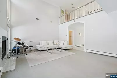 32 Laurie Drive, Englewood Cliffs, NJ 07632 - Photo 20