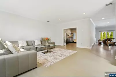 32 Laurie Drive, Englewood Cliffs, NJ 07632 - Photo 18
