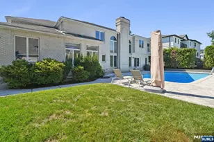 32 Laurie Dr, Englewood Cliffs, NJ 07632 - Photo 44