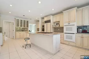 32 Laurie Dr, Englewood Cliffs, NJ 07632 - Photo 12