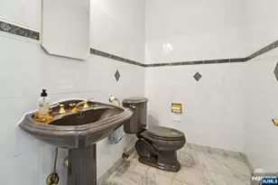 32 Laurie Dr, Englewood Cliffs, NJ 07632 - Photo 24