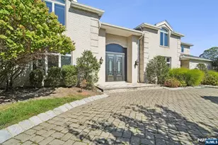 32 Laurie Dr, Englewood Cliffs, NJ 07632 - Photo 1
