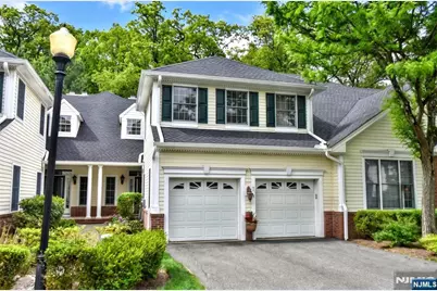 804 Fieldstone Terrace, Wyckoff Township, NJ 07481 - Photo 2