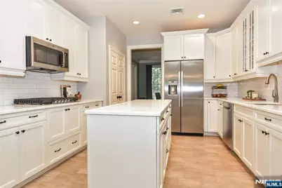804 Fieldstone Terrace, Wyckoff Township, NJ 07481 - Photo 14