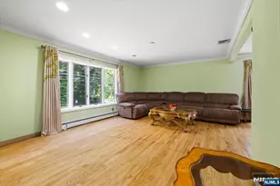 286 Gilbert Ave, Elmwood Park, NJ 07407 - Photo 6