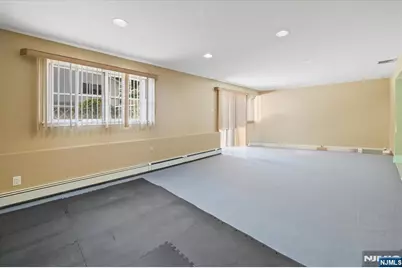 286 Gilbert Avenue, Elmwood Park, NJ 07407 - Photo 16