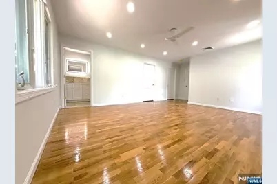 508 Glen Avenue B #B, Palisades Park, NJ 07650 - Photo 6