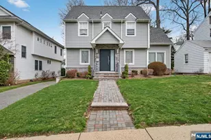 577 Grenville Ave, Teaneck Township, NJ 07666 - Photo 32