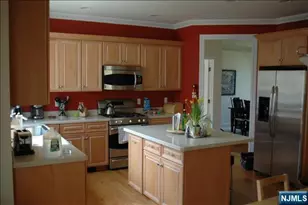 10 Lee Ct, Waldwick, NJ 07463 - Photo 6