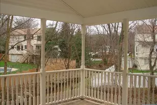 10 Lee Ct, Waldwick, NJ 07463 - Photo 2