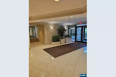2200 N Central Road 2V #2V, Fort Lee, NJ 07024 - Photo 14