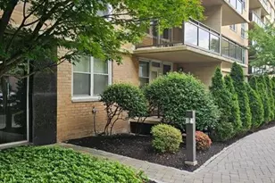 2200 N Central Road 2V, Fort Lee, NJ 07024 - Photo 1