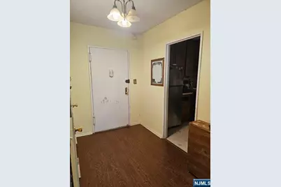 2200 N Central Road 2V #2V, Fort Lee, NJ 07024 - Photo 10