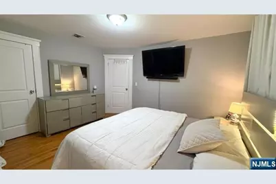 49 Orange Avenue, Elmwood Park, NJ 07407 - Photo 20