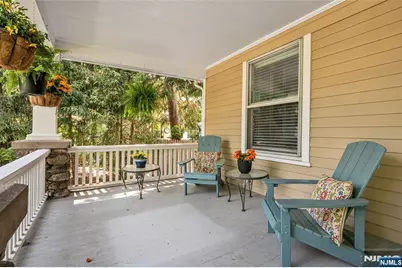 34 Washington Place 2nd Floor #2nd Floor, Ridgewood, NJ 07450 - Photo 2
