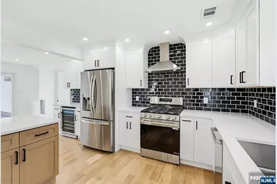 48 Kendall Drive, Sayreville, NJ 08859 - Photo 2