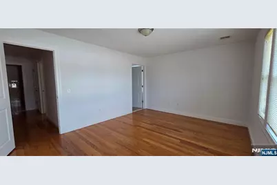 2160 Hoyt Avenue 2B #2B, Fort Lee, NJ 07024 - Photo 10