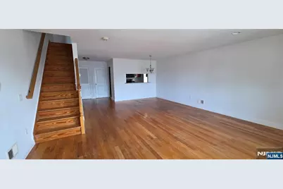 2160 Hoyt Avenue 2B #2B, Fort Lee, NJ 07024 - Photo 6