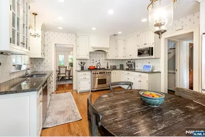 242 Forest Avenue, Glen Ridge, NJ 07028 - Photo 18