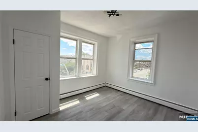 397 Avenue C 303 #303, Bayonne, NJ 07002 - Photo 4