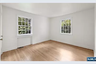 154 N Franklin Turnpike, Ho Ho Kus, NJ 07423 - Photo 8