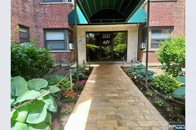 2335 Hudson Terrace C6 #C6, Fort Lee, NJ 07024 - Photo 2
