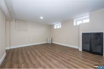 238 Van Avenue, Pompton Lakes, NJ 07442 - Photo 10