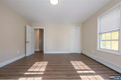 238 Van Avenue, Pompton Lakes, NJ 07442 - Photo 12