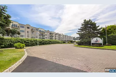 345 The Promenade, Edgewater, NJ 07020 - Photo 10