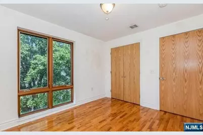 17 Meadow Road 302 #302, Rutherford, NJ 07070 - Photo 12