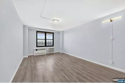 10 Huron Avenue 8J #8J, Jersey City, NJ 07306 - Photo 16