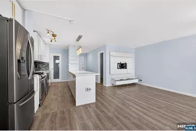 10 Huron Avenue 8J #8J, Jersey City, NJ 07306 - Photo 6