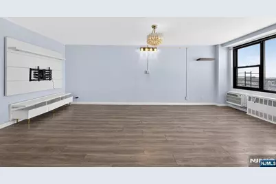 10 Huron Avenue 8J #8J, Jersey City, NJ 07306 - Photo 2