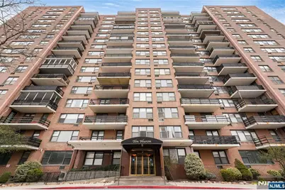 10 Huron Avenue 8J #8J, Jersey City, NJ 07306 - Photo 32