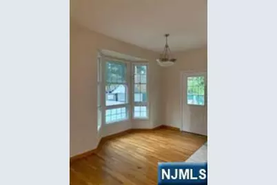 37 Vanderburgh Avenue B #B, Rutherford, NJ 07070 - Photo 4