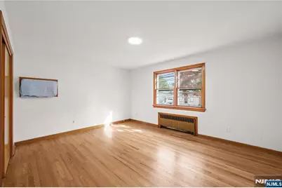 384 Delawanna Avenue, Clifton, NJ 07014 - Photo 8