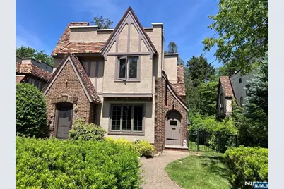 162 Washington Place, Ridgewood, NJ 07450 - Photo 2