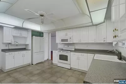 316 Sanford Avenue, Lyndhurst Township, NJ 07071 - Photo 8