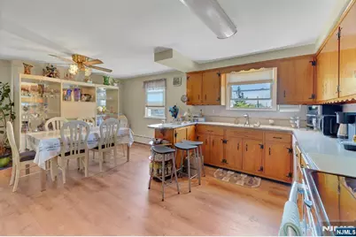 316 Sanford Avenue, Lyndhurst Township, NJ 07071 - Photo 18