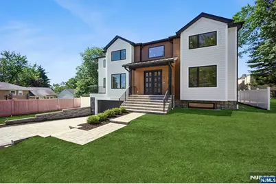 33 Lincoln Avenue, River Edge, NJ 07661 - Photo 2