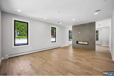 33 Lincoln Avenue, River Edge, NJ 07661 - Photo 8