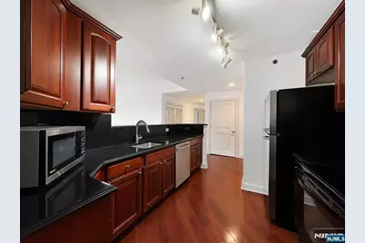 5512 City Place 5512 #5512, Edgewater, NJ 07020 - Photo 4