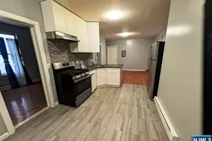 25 Maple Ave, Irvington, NJ 07111 - Photo 4