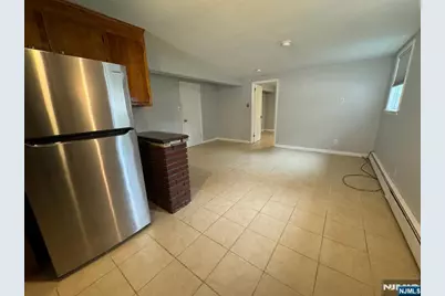 175 Delafield Avenue B #B, Lyndhurst Township, NJ 07071 - Photo 4