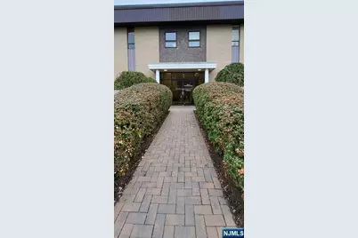 289 Market Street 9 #9, Saddle Brook Township, NJ 07663 - Photo 2