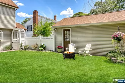 95 Spruce Street, Midland Park, NJ 07432 - Photo 18