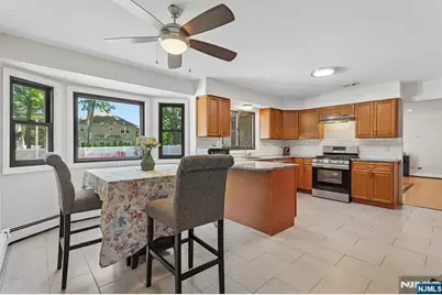16 Cutter Avenue, Edison, NJ 08820 - Photo 4