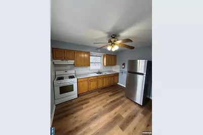 92 Bergen Turnpike 2 #2, Ridgefield Park, NJ 07660 - Photo 2