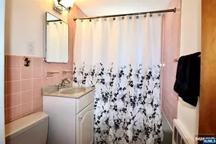 17-19 Greenwood Dr, Fair Lawn, NJ 07410 - Photo 16