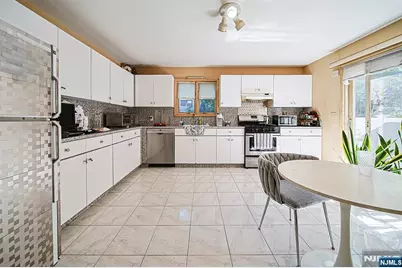 408 7th Street B #B, Palisades Park, NJ 07650 - Photo 10